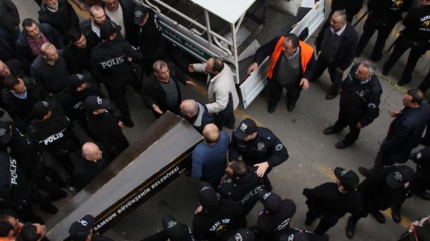 Samsun`da yük asansörü düştü: 2 ölü