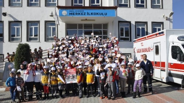 Seydişehir`de 112 Çalışanlarından Öğrencilere Eğitim