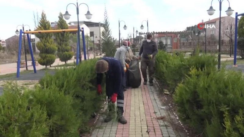 Sındırgı yeşil alanlarını büyütmeye devam ediyor