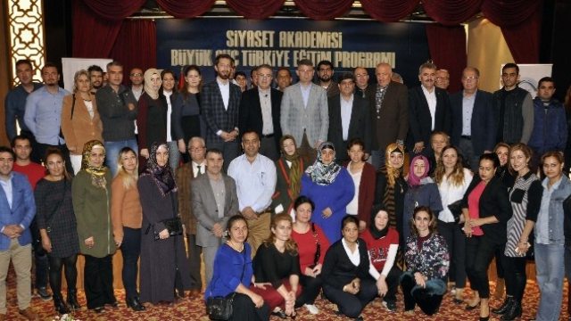 Siyaset Akademisi`nde Dersler Bitti