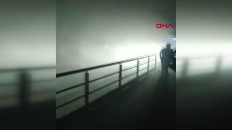 Son dakika haber: Eyüpsultan`da metro klimasındaki yangın sonrasında yaşanlar cep telefonu kamerasına yansıdı