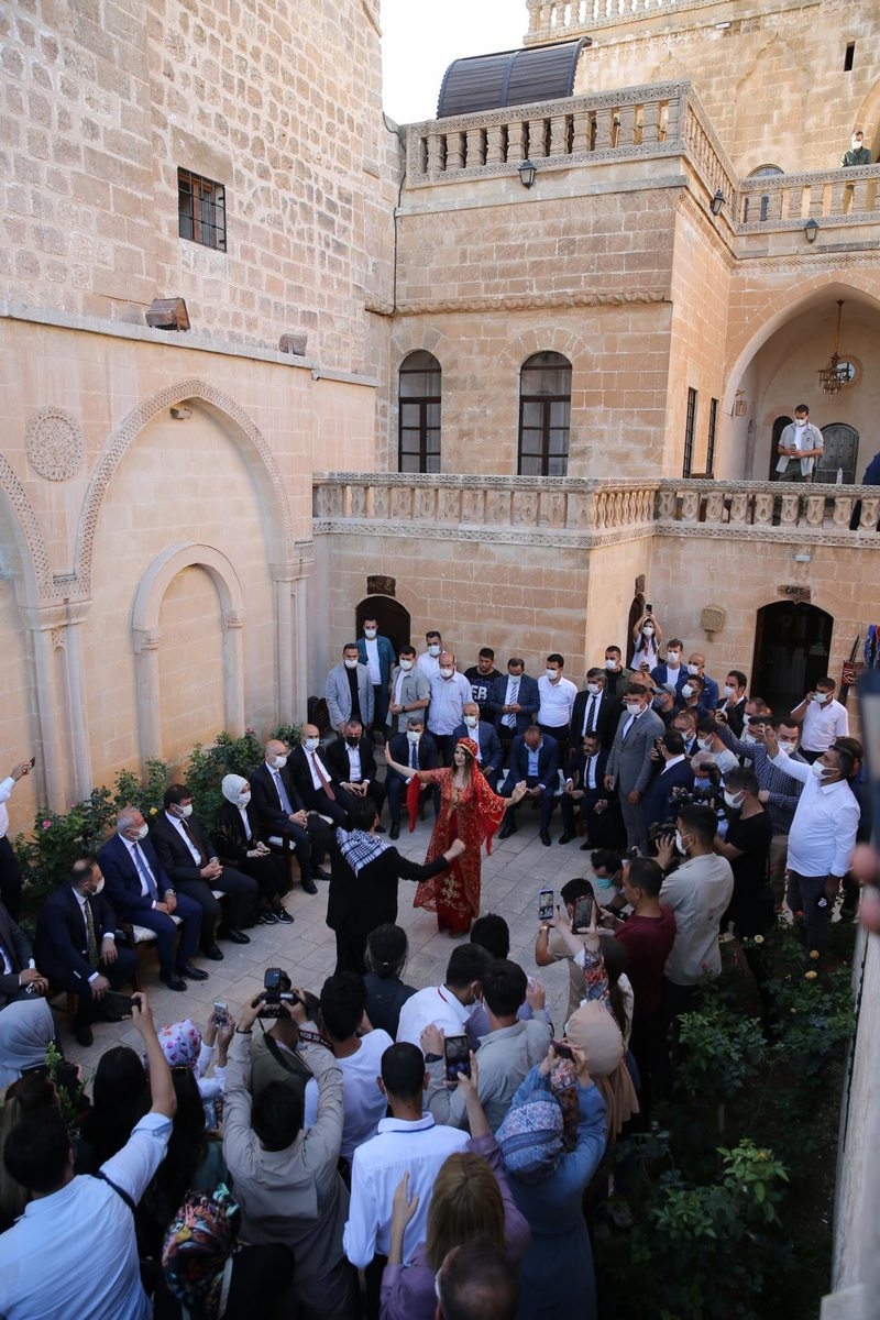 Son dakika haberleri! Ulaştırma ve Altyapı Bakanı Karaismailoğlu, Midyat`ta ziyaretlerde bulundu