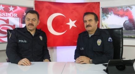 Spor programını polis üniformasıyla sundular