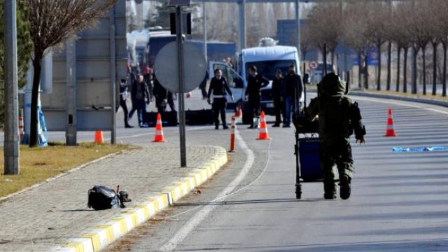 Şüpheli Çanta Fünye Ile Patlatıldı - Afyonkarahisar