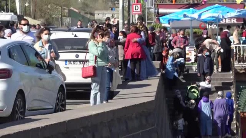 Tarihi On Gözlü köprüsünde `Korona virüs` halayı çekildi