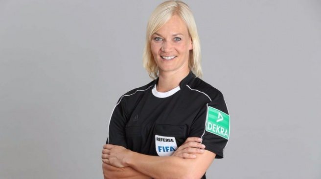 Tarihte ilk! Bundesliga`ya kadın hakem!