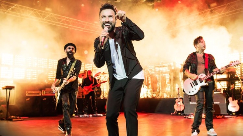 Tarkan 8 konserden 8 milyon TL kazandı