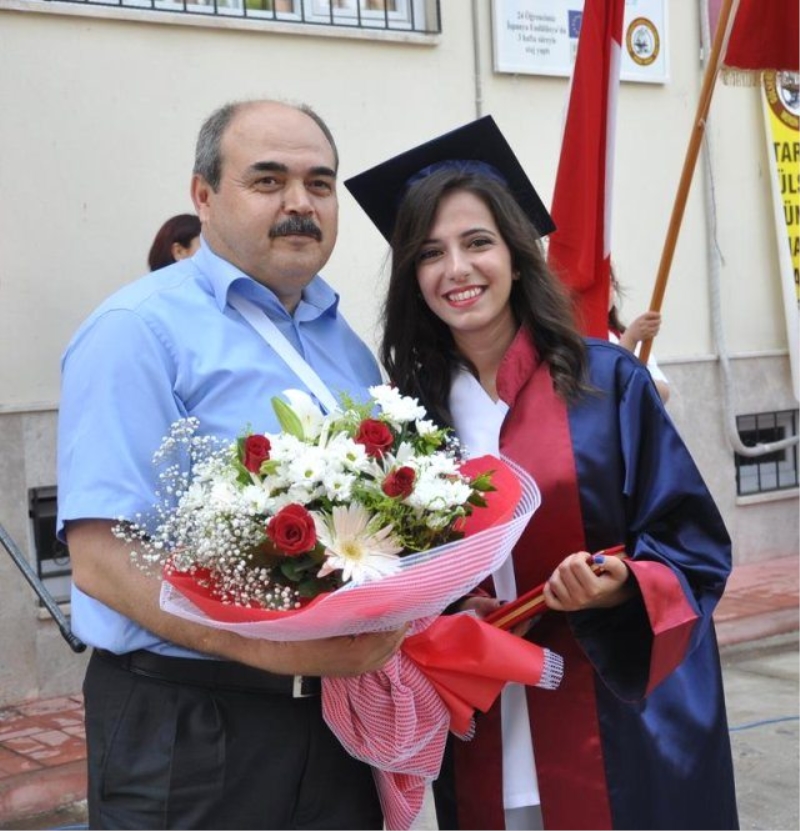 Tarsus Gülserin Günaştı Anadolu Sağlık Meslek Lisesinde Mezuniyet Töreni