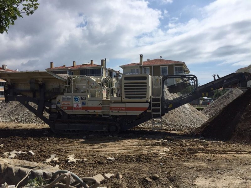 Tekirdağ`da çalınan belediyeye ait iş makinesi İstanbul`da bulundu