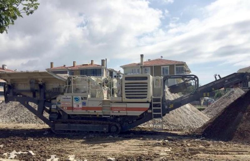 Tekirdağ`dan çalınan taş kırma makinesi İstanbul`da bulundu