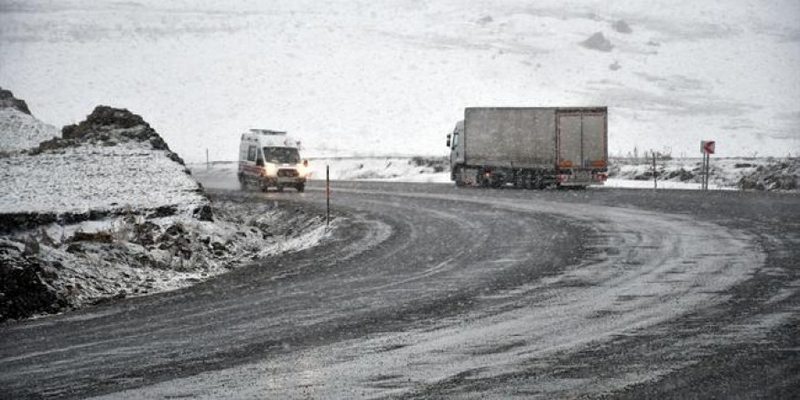 TENDÜREK`DE ULAŞIM AKSIYOR