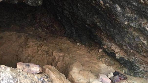 Tunceli`de teröristlere ait sığınak ve mağaralar imha edildi