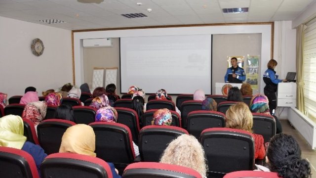 Türk Kadınlar Birliği`nden Eğitim Semineri
