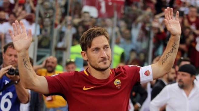 UEFA`dan Totti`ye ödül