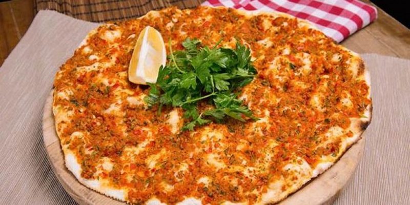 URFA`DA LAHMACUN KAVGASI