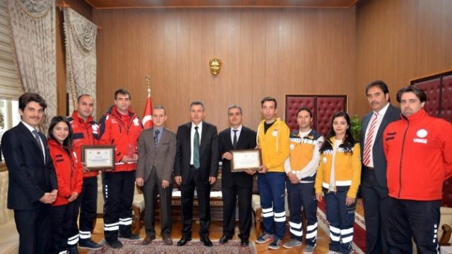 Vali Elban`a Uluslararası Sağlık Olimpiyatları`nda Dereceye Giren Umke ve 112`den Ziyaret