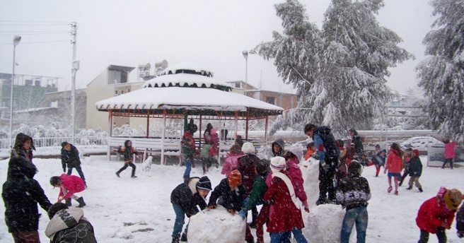 Yurt genelinde birçok ilde eğitime kar molası verildi